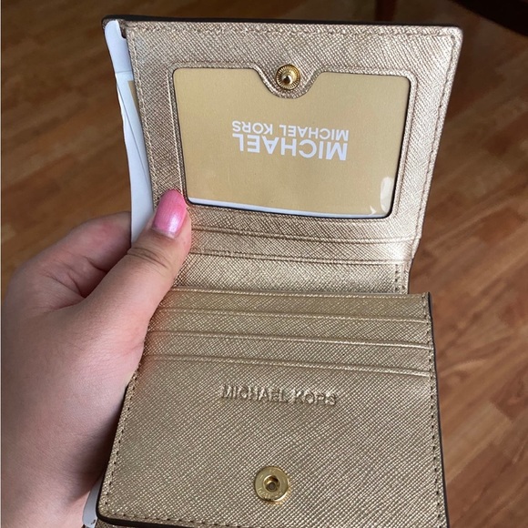 Michael Kors Metallic Gold wallet - Picture 2 of 9